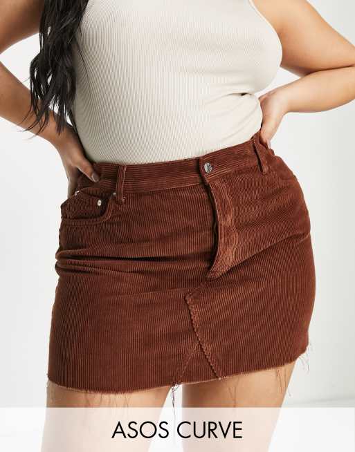 ASOS DESIGN Curve – Sztruksowa spódnica mini w kolorze czekoladowym