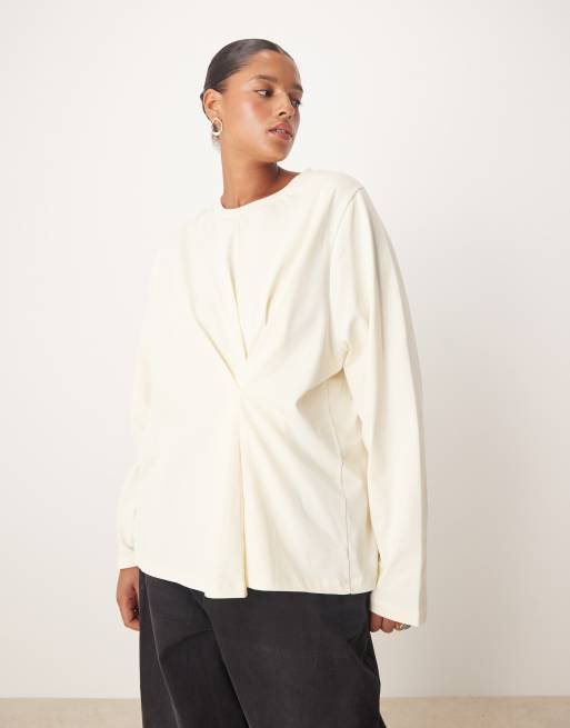 ASOS DESIGN Curve - T-shirt a maniche lunghe color crema con dettaglio raccolto