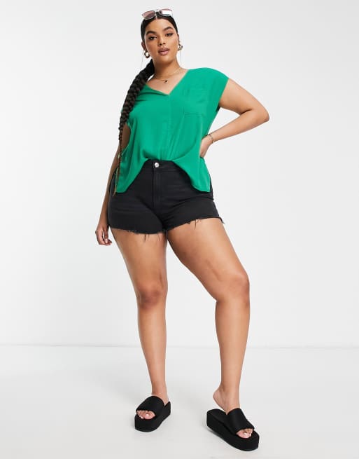 ASOS DESIGN Curve - T-shirt à poche avec ourlet plongeant à l'arrière - Vert, 4 de 4