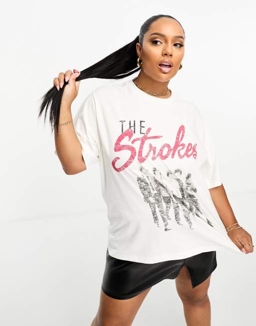 ASOS DESIGN Curve - T-shirt coupe standard à imprimé The Strokes sous licence - Blanc