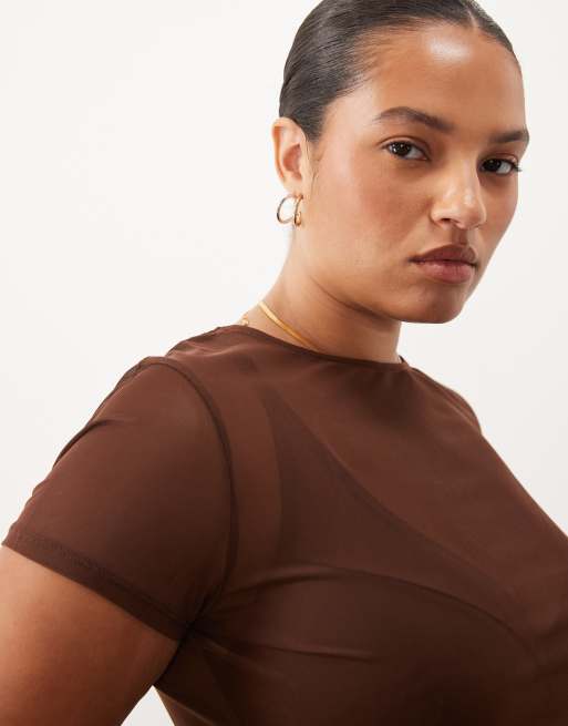 ASOS DESIGN Curve - T-shirt effet rétréci en tulle transparent - Chocolat, 3 de 4