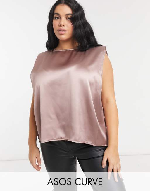 ASOS DESIGN Curve - T-shirt en satin avec épaulettes - Vison