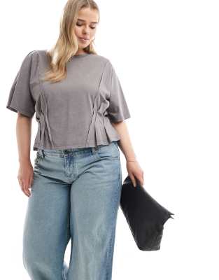 ASOS DESIGN Curve - T-Shirt in verwaschenem Grau mit Ziernaht und Korsett-Taille