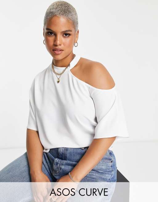 ASOS DESIGN Curve - T-shirt med cold shoulder-udskæring i elfenbenshvid