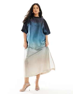 ASOS DESIGN Curve - T-Shirt-Midikleid aus Satin mit Farbverlauf in Blau, Oversize-Passform-Bunt