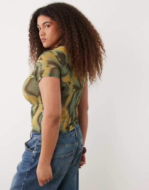 ASOS DESIGN Curve - T-shirt mini in rete trasparente verde con stampa astratta, 4 di 4