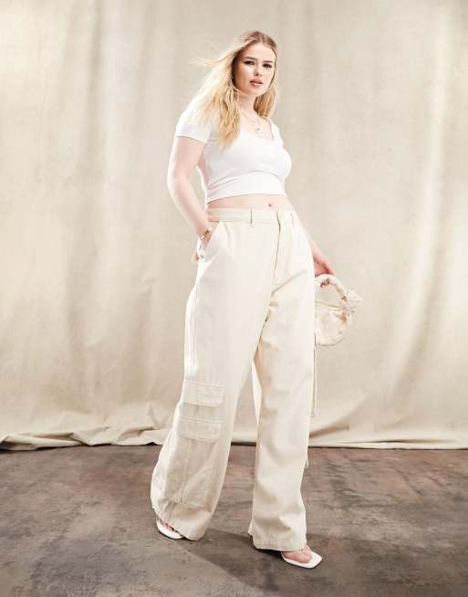ASOS DESIGN Curve - T-shirt mini taglio corto bianca con scollo rotondo profondo e bottoni a pressione, 3 di 4