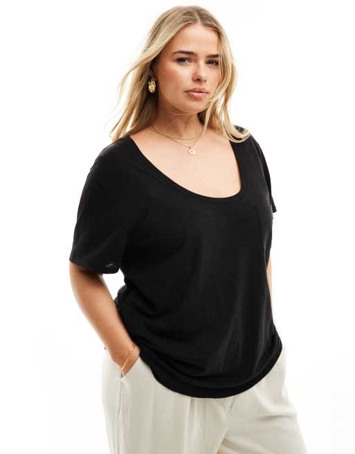 ASOS DESIGN Curve - T-shirt nera effetto lino con tasca e scollo rotondo