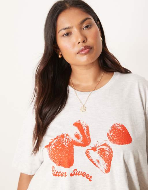 ASOS DESIGN Curve – T-shirt o regularnym kroju w jasnoszarym melanżowym kolorze z grafiką z truskawkami