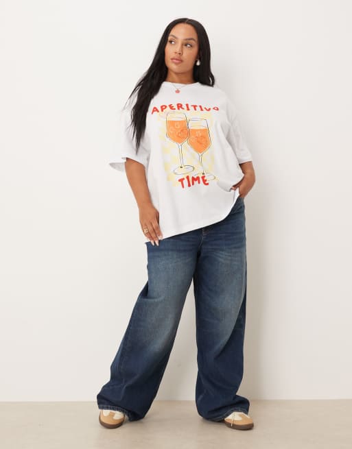 ASOS DESIGN Curve - T-shirt oversize bianca con grafica Aperitivo con drink, 3 di 4