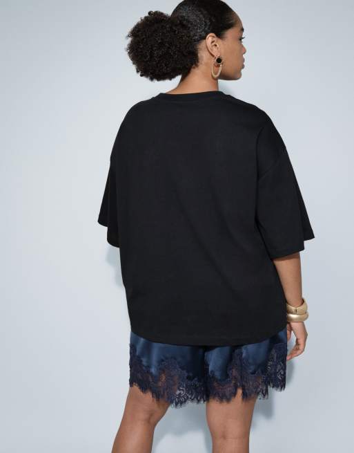 ASOS DESIGN Curve T-shirt oversize con applicazione e grafica vintage in vinile nera, 3 di 8