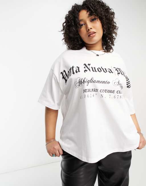 ASOS DESIGN Curve - T-shirt oversize pesante bianca con grafica gotica "Milano", 2 di 4