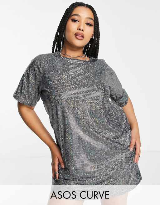 ASOS DESIGN Curve - T-shirtjurk met open achterkant in holografisch zilver