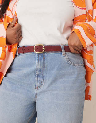 ASOS DESIGN Curve - Taillen- und Hüftgürtel aus Wildlederimitat in Burgunderrot