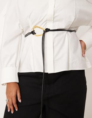 ASOS DESIGN Curve - Taillen- und Hüftgürtel in Schwarz mit Schlaufen und Verschluss in gehämmerter Optik