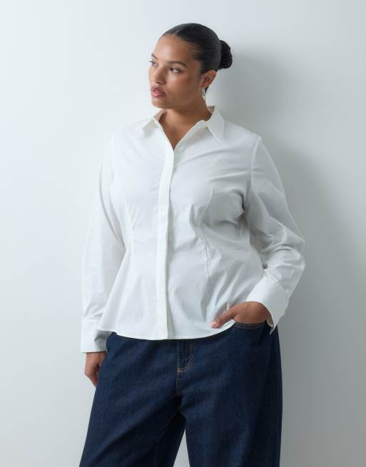 ASOS DESIGN Curve tailliertes Hemd in Weiß, 4 von 4