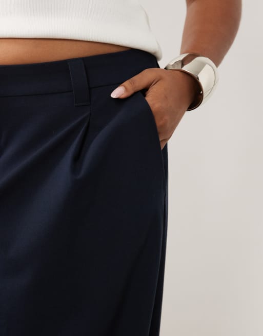 ASOS DESIGN Curve tailored arch barrel trousers in navy, 4 of 5