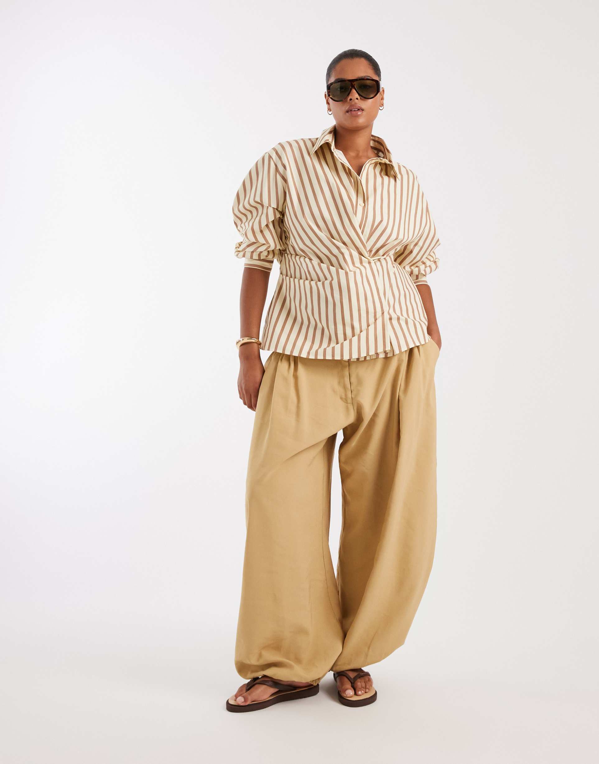 asos design curve tailored balloon pants in sand