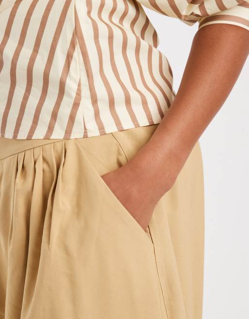 ASOS DESIGN Curve Tailored balloon pants in sand, 4 of 5