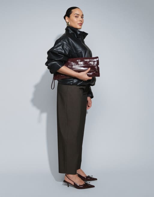 ASOS DESIGN Curve Tailored belted balloon barrel trousers in brown sheen, 5 of 5
