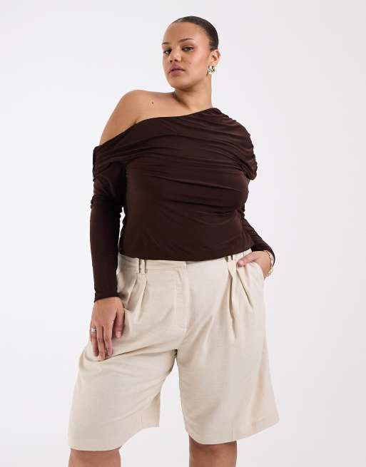 ASOS DESIGN Curve tailored bermuda shorts with linen in natural, 3 of 5