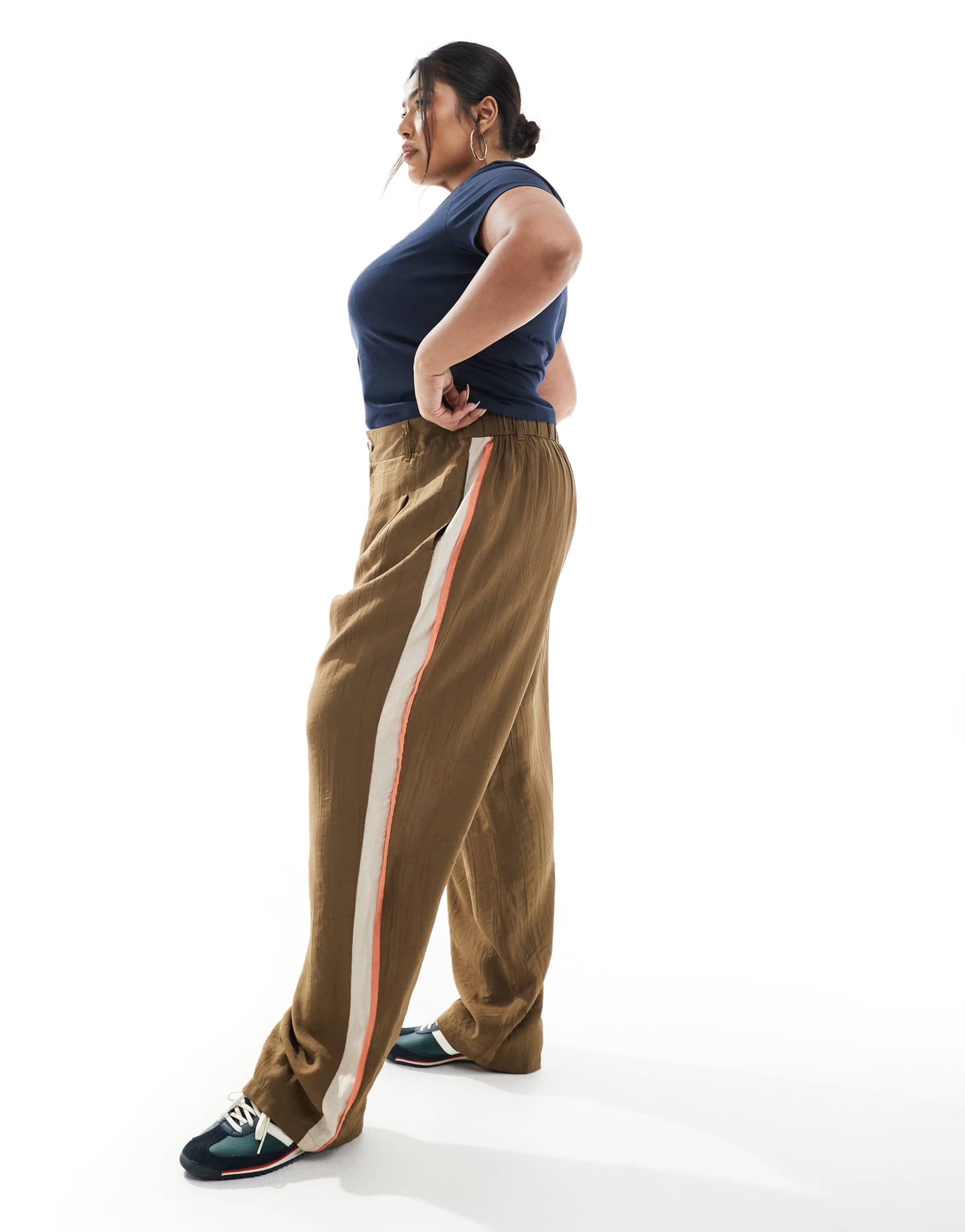 asos design curve tailored contrast panel pants in mocha