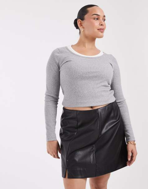 ASOS DESIGN Curve tailored faux leather mini pelmet skirt with split in black - view 1