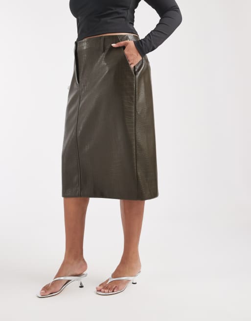 ASOS DESIGN Curve Tailored faux leather pencil skirt in olive croc, 2 of 5
