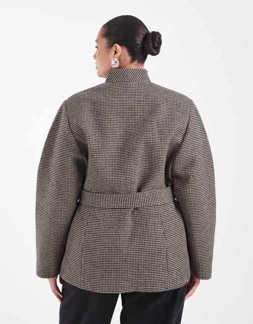 ASOS DESIGN Curve Tailored high neck belted cocoon sleeve blazer in brown check, 4 of 4