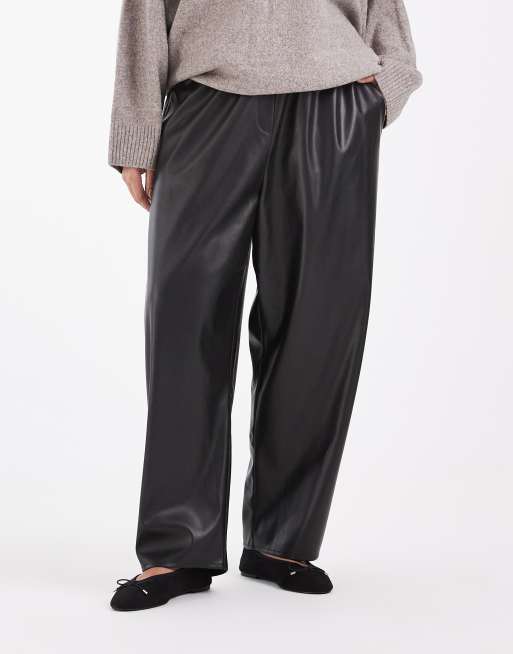 ASOS DESIGN Curve Tailored Jogger mit konischem Bein aus Kunstleder in Schwarz, 2 von 5