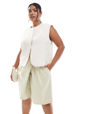 ASOS DESIGN Curve tailored longline utility shorts in pistachio  - view 1