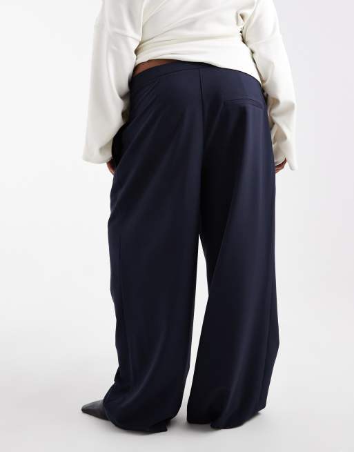 ASOS DESIGN Curve tailored low rise wide leg pants with asymmetric waistband in navy, 3 of 5