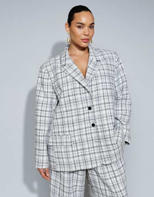 ASOS DESIGN Curve tailored oversized blazer suit in winter white check, 2 of 3