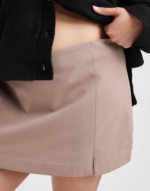 ASOS DESIGN Curve Tailored pelmet mini skort with split in grey, 3 of 5