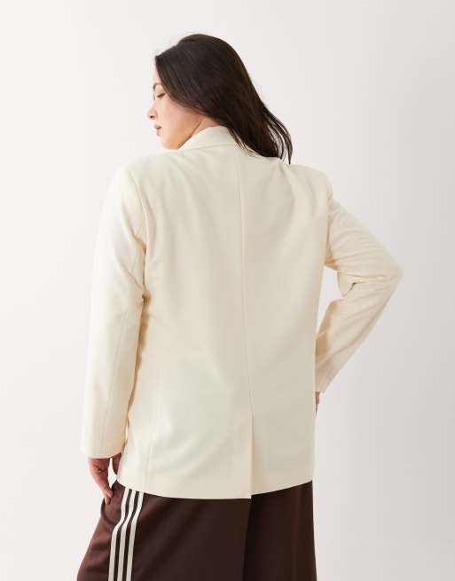 ASOS DESIGN Curve Tailored relaxed blazer in cream, 4 of 4