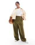 [ASOS DESIGN] ASOS DESIGN Curve tailored relaxed straight leg pants in khaki-Green 24 Khaki
