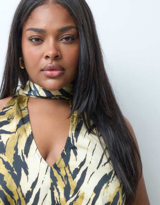 ASOS DESIGN Curve Tailored  satin open back  halter top in tiger print, 3 of 4