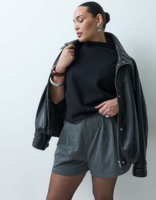 ASOS DESIGN Curve tailored shorts in grey micro check, 2 of 5
