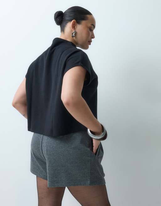 ASOS DESIGN Curve tailored shorts in grey micro check, 4 of 5
