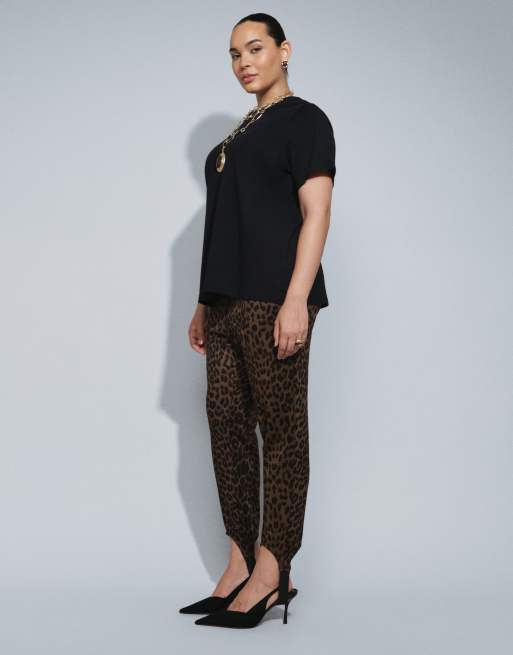 ASOS DESIGN Curve Tailored stirrup detail leggings in leopard print, 4 of 5
