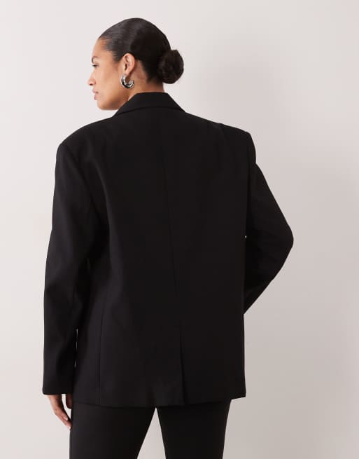 ASOS DESIGN Curve tailored strong shoulder double breasted blazer in black, 3 of 4