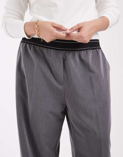 ASOS DESIGN Curve tailored trackies in grey, 4 of 5