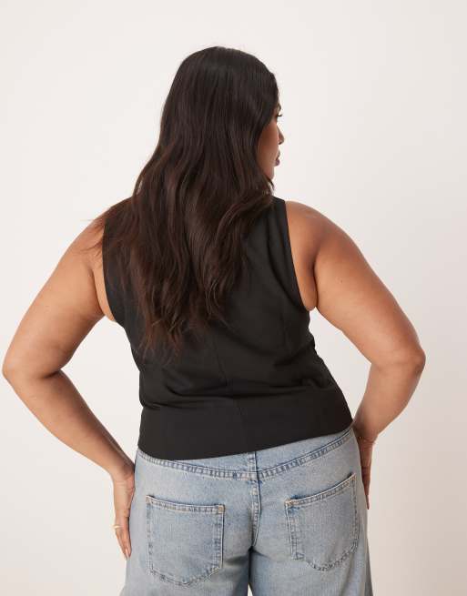 ASOS DESIGN Curve tailored waistcoat in black, 3 of 4