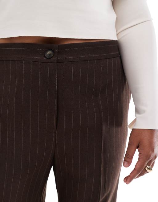 ASOS DESIGN Curve tailored wide leg dad trousers in chocolate, 5 of 5