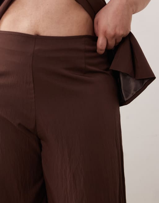ASOS DESIGN Curve Tailored wide leg smooth waist floaty pants in brown, 3 of 5