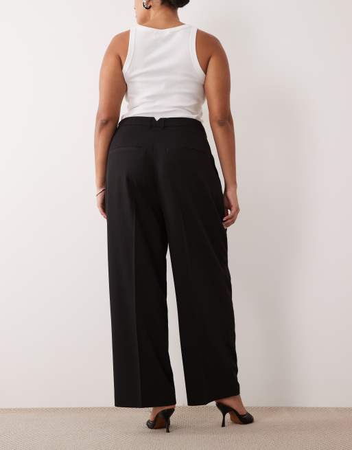 ASOS DESIGN Curve tailored wide leg trousers with pleat detail in black, 4 of 5