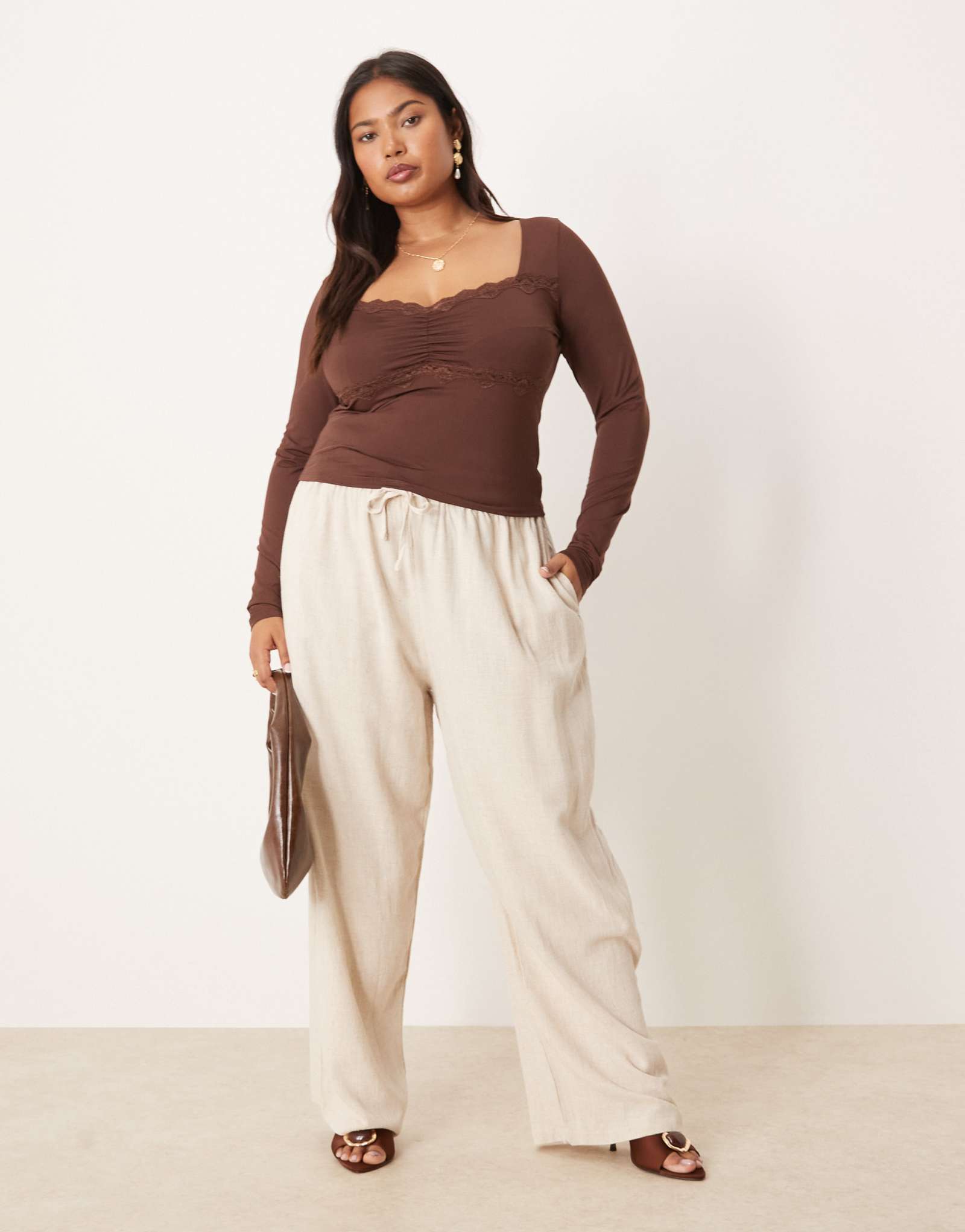 Облегающие брюки ASOS DESIGN Curve из льняной смеси зауженного кроя в цвете stone