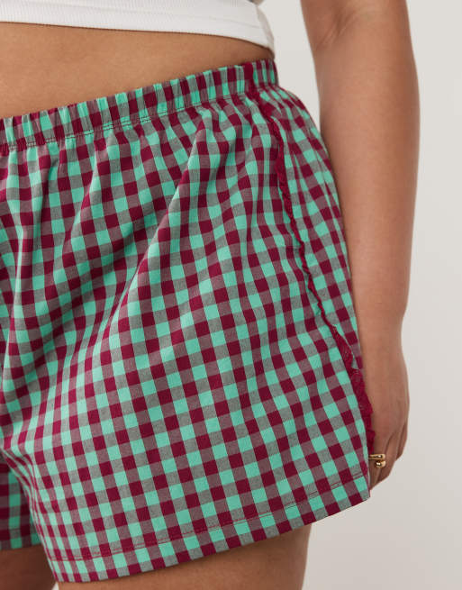 ASOS DESIGN Curve - Teksturerede pyjamas-boksershorts med blondekanter og mintgrønne og bordeaux gingham-tern, 3 af 5