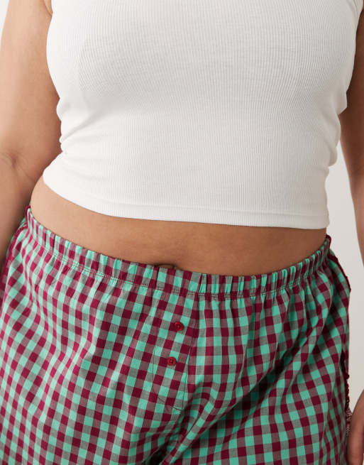 ASOS DESIGN Curve - Teksturerede pyjamas-boksershorts med blondekanter og mintgrønne og bordeaux gingham-tern, 4 af 5