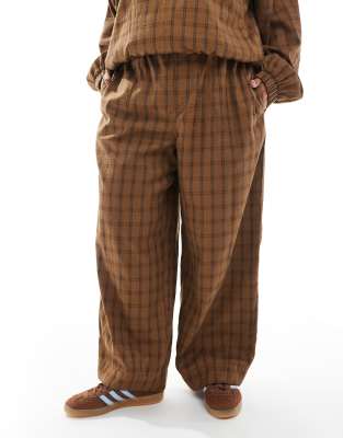 Asos Design Curve Textured Barrel Leg Pull On Pants With Seam Detail In Brown